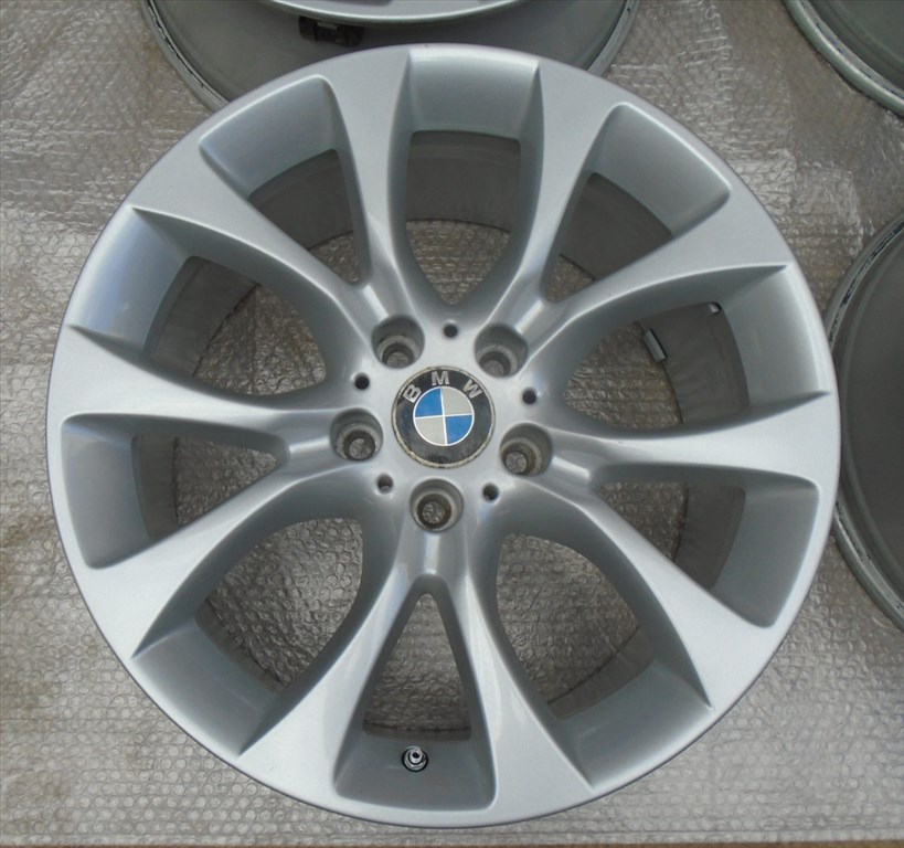 ÁR/DB! [GYÁRI BONTOTT] BMW - ALUFELNI SZETT 19&quot; - V-SPEICHE 450 - (RDC-VEL!) -  X5 / F15 - 3611 6853953 5. kép